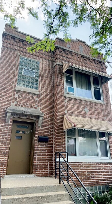 2342 N Latrobe Ave, Chicago, IL 60639
