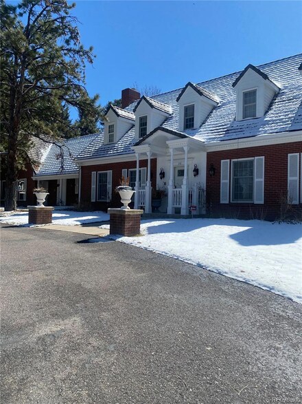 23 Cherrymoor Dr, Englewood, CO 80113