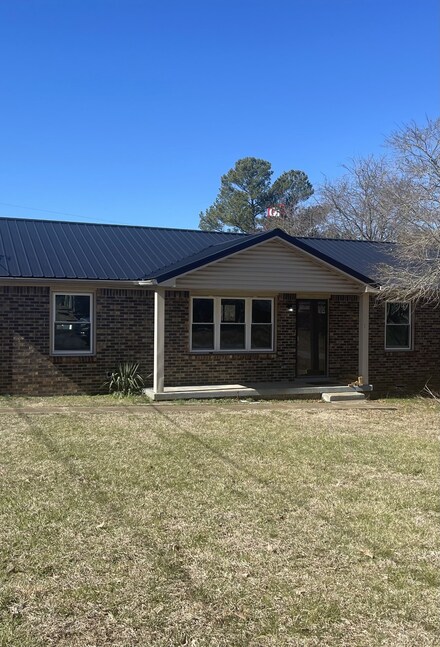 181 Ravenwood Cir, Dickson, TN 37055