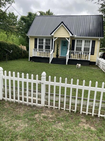 610 Bryan St E, Douglas, GA 31533