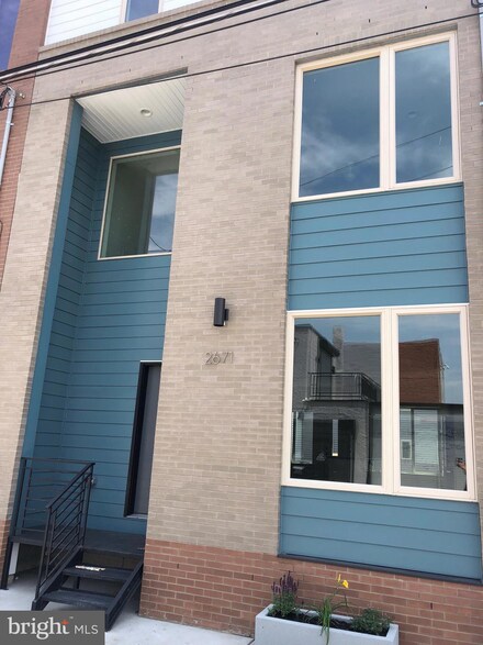 2671 Amber St, Philadelphia, PA 19125