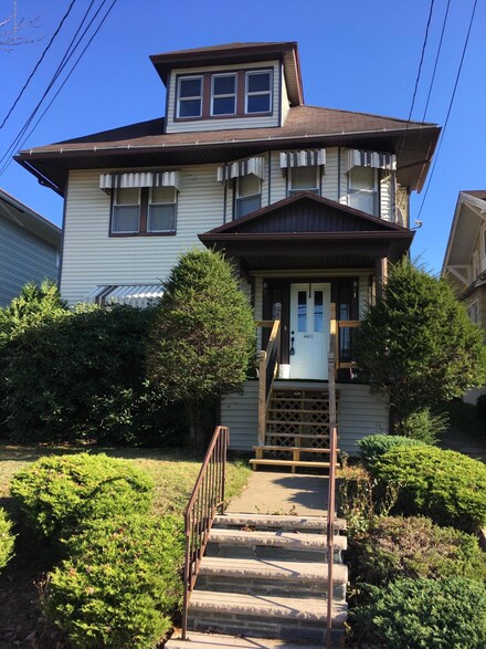 2218 Adams Ave, Scranton, PA 18509