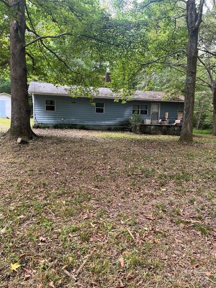 664 Ballenger Rd, Gaffney, SC 29340