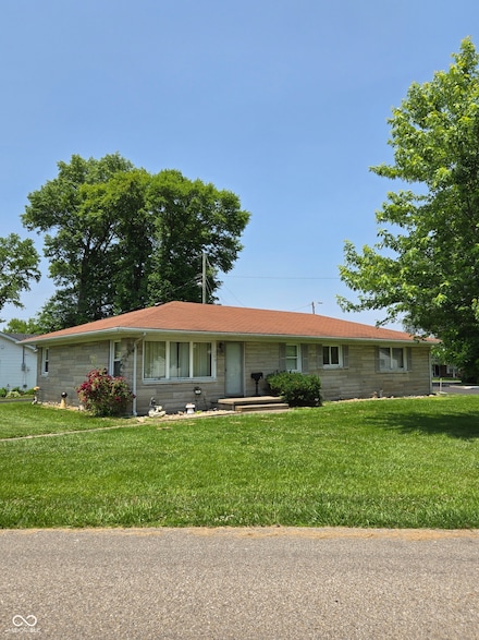 104 Meadow Ln, North Vernon, IN 47265