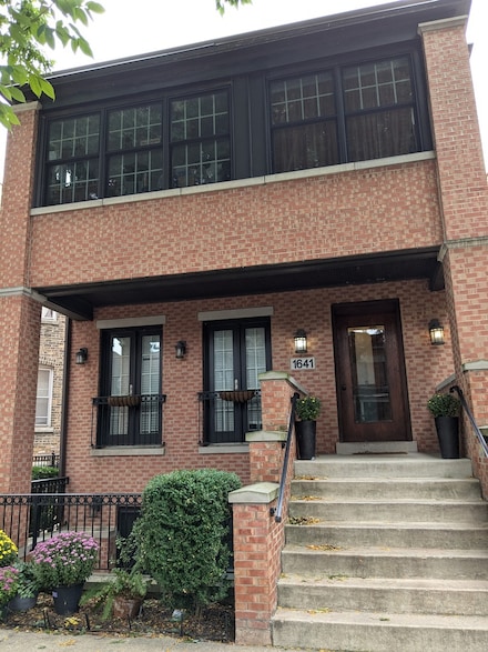 1641 W Winona St Unit A, Chicago, IL 60640