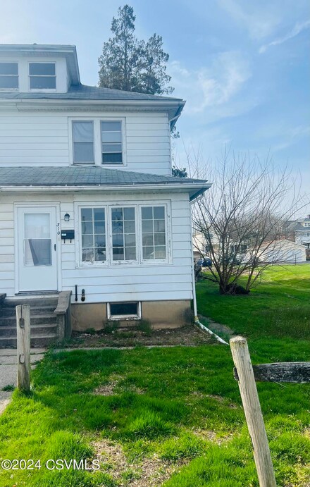 310 N High St, Selinsgrove, PA 17870