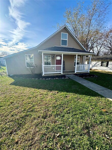 413 Monroe St, Desloge, MO 63601