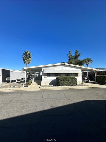 881 N Lake St Unit 301, Hemet, CA 92544