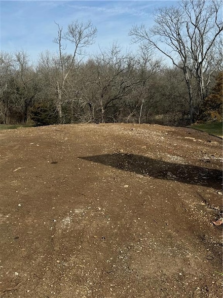 907 Redbud Dr, Paola, KS 66071