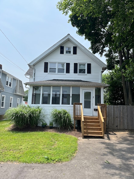 7 Southard Ct, Stratford, CT 06615