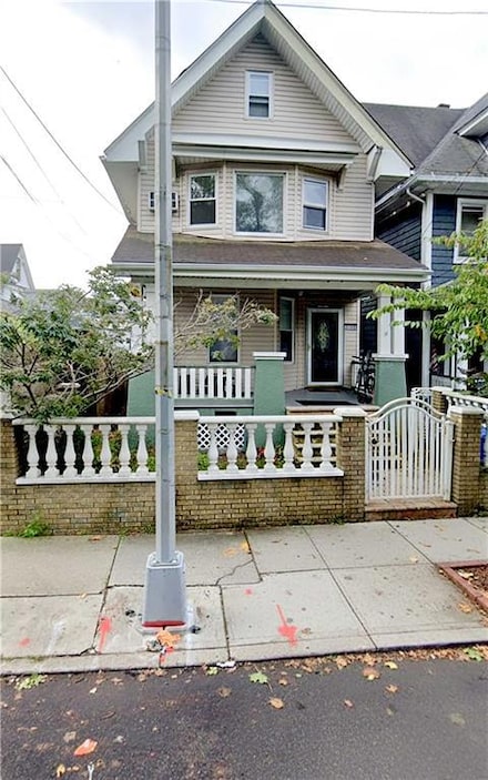 91-26 85th Rd, Jamaica, NY 11421