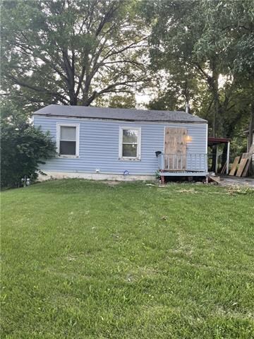 8322 Wabash Ave, Kansas City, MO 64132