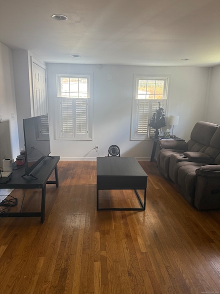 1347 E Main St, Meriden, CT 06450