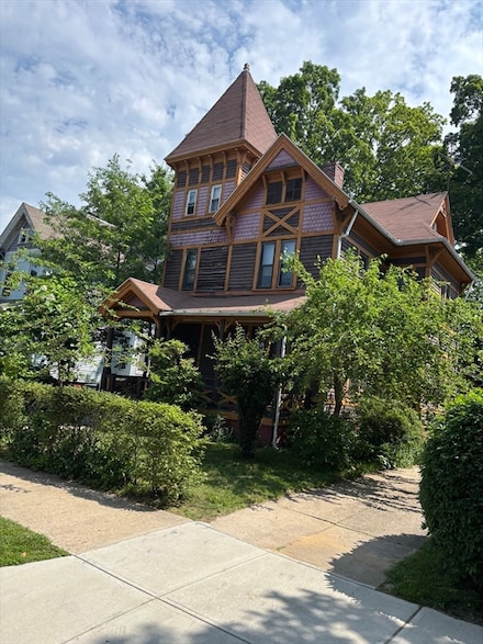123 Buckingham St, Springfield, MA 01109