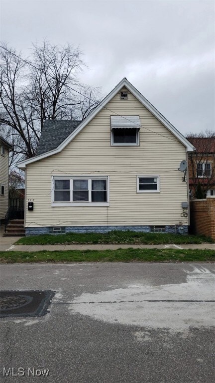 6013 Lausche Ave, Cleveland, OH 44103