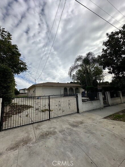 9148 Willis Ave, Panorama City, CA 91402