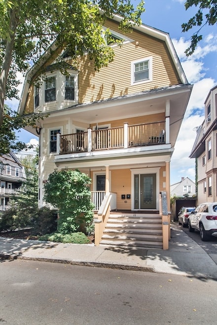 32 Central Rd Unit 1, Somerville, MA 02143