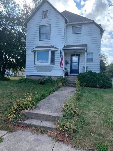 226 N Simmons St, Stockton, IL 61085