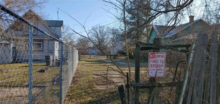 Fences: What You Need to Know - MERIDIAN-KESSLER NEIGHBORHOOD