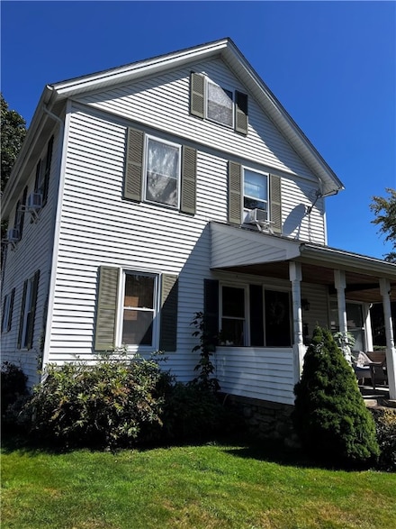 207 Kenyon Ave, Wakefield, RI 02879