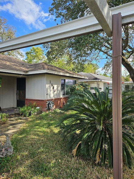 1503 Beusch Dr, Pasadena, TX 77502