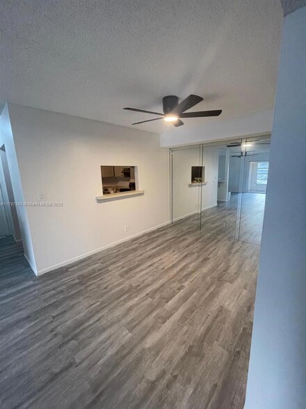 454 N Laurel Dr Unit 1505, Margate, FL 33063