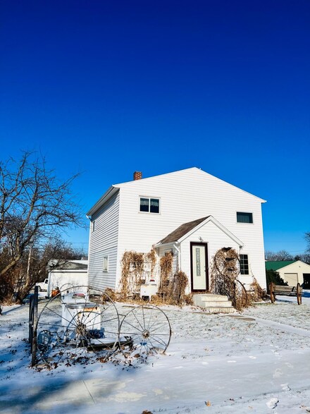310 2nd Ave NE, Plainview, MN 55964