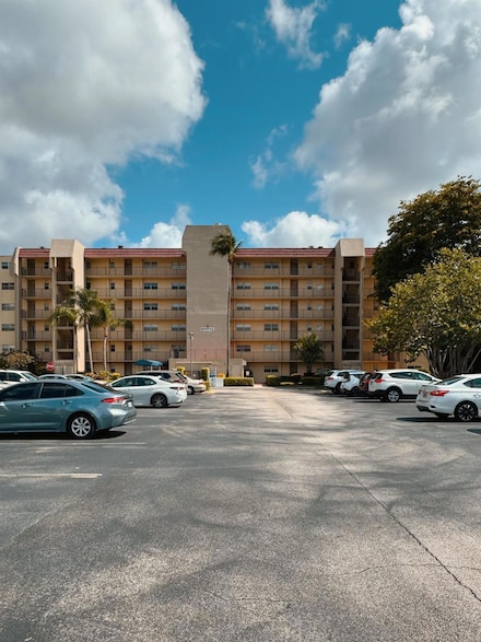 3524 Via Poinciana Unit 604, Lake Worth, FL 33467