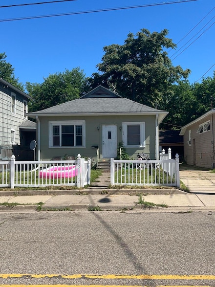 109 Calhoun St, Battle Creek, MI 49017