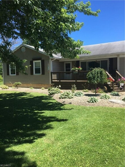 5720 Thompson Clark Rd, Bristolville, OH 44402