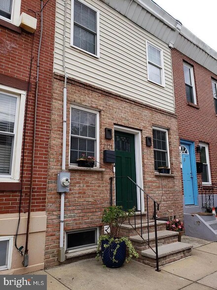 2121 Oakford St, Philadelphia, PA 19146