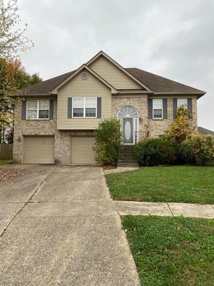 321 Tex Ave, Fairdale, KY 40118
