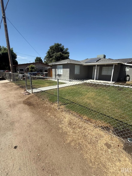 409 Plymouth Ave, Bakersfield, CA 93308