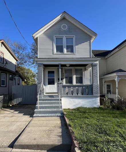 6404 Elmwood Ave, Cincinnati, OH 45216