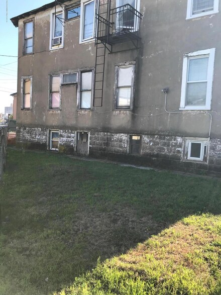 60 Brighton 10th St, Brooklyn, NY 11235