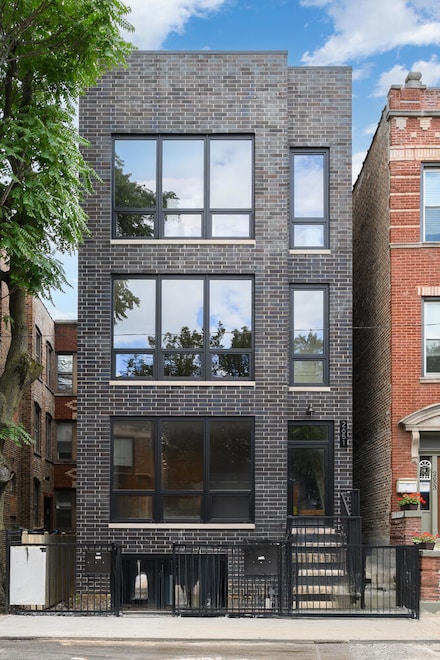 2651 W Augusta Blvd Unit 3, Chicago, IL 60622