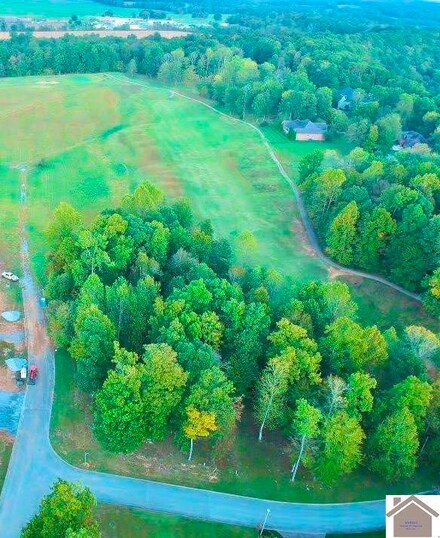 000 Comanche Dr, Cadiz, KY 42211