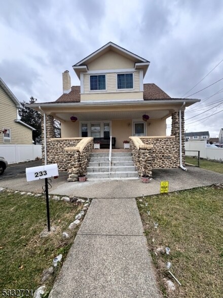 233 Jackson Ave, Hackensack, NJ 07601