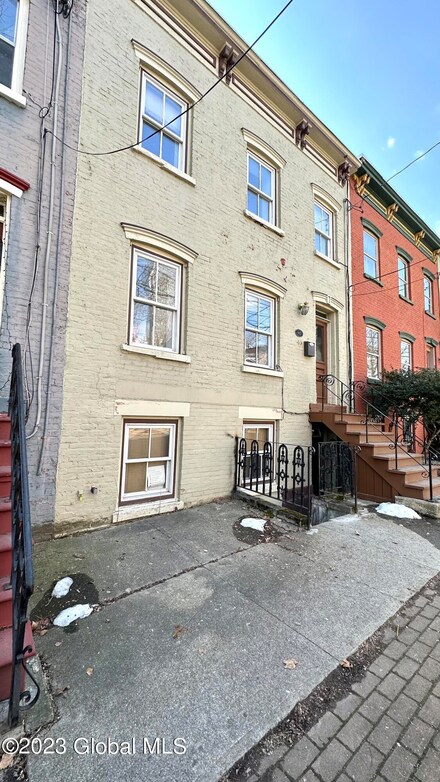 40 Myrtle Ave, Albany, NY 12202