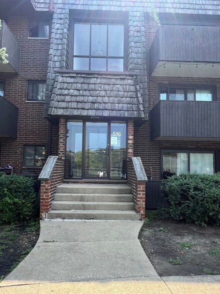 516 Timber Ridge Dr Unit 205, Carol Stream, IL 60188