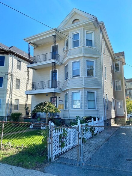 358 Coffin Ave, New Bedford, MA 02746