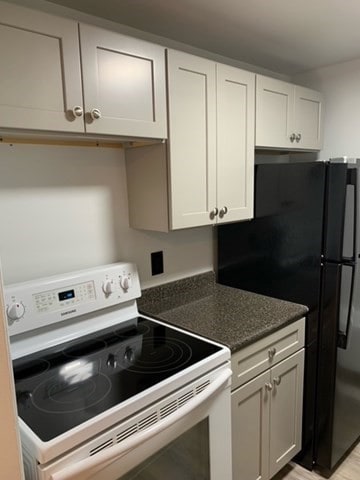 31 Grove Unit B, Brookline, MA 02467