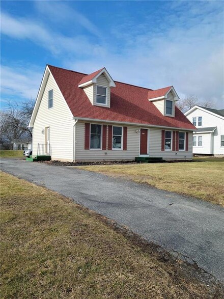 6471 Sullivan Trail, Wind Gap, PA 18091