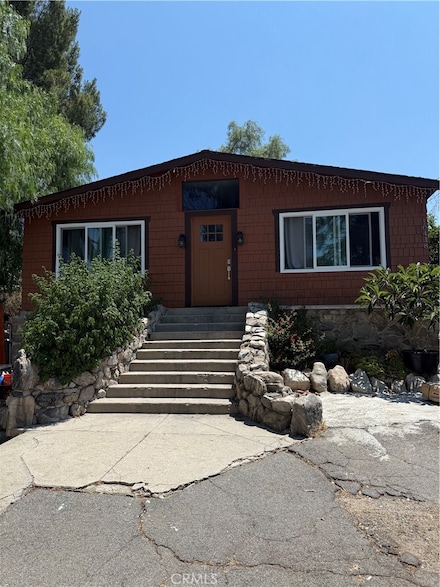 10418 Samoa Ave, Tujunga, CA 91042