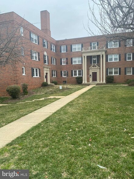 3808 W St SE Unit 301, Washington, DC 20020