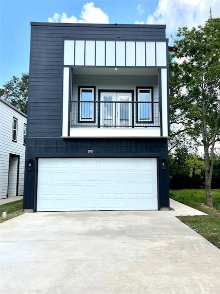 8705 Sunderland Rd, Houston, TX 77028