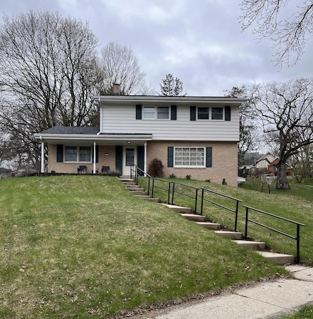 611 Lee Ct, Waukesha, WI 53186
