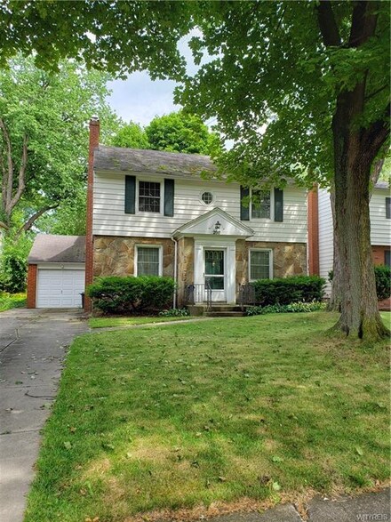 200 Amherstdale Rd, Buffalo, NY 14226