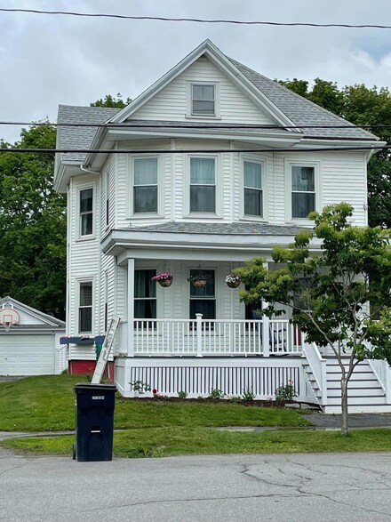 118 Maple St, Bangor, ME 04401