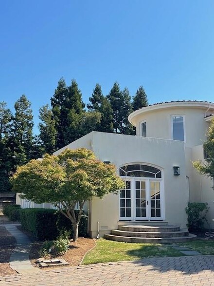 4150 Old Adobe Rd, Palo Alto, CA 94306